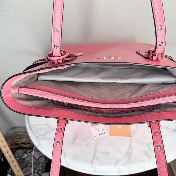 Michael Kors genuine Voyager Large soft Leather Tote BagTea Rose NWT